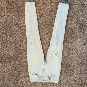 Light washed ripped American eagle jeans